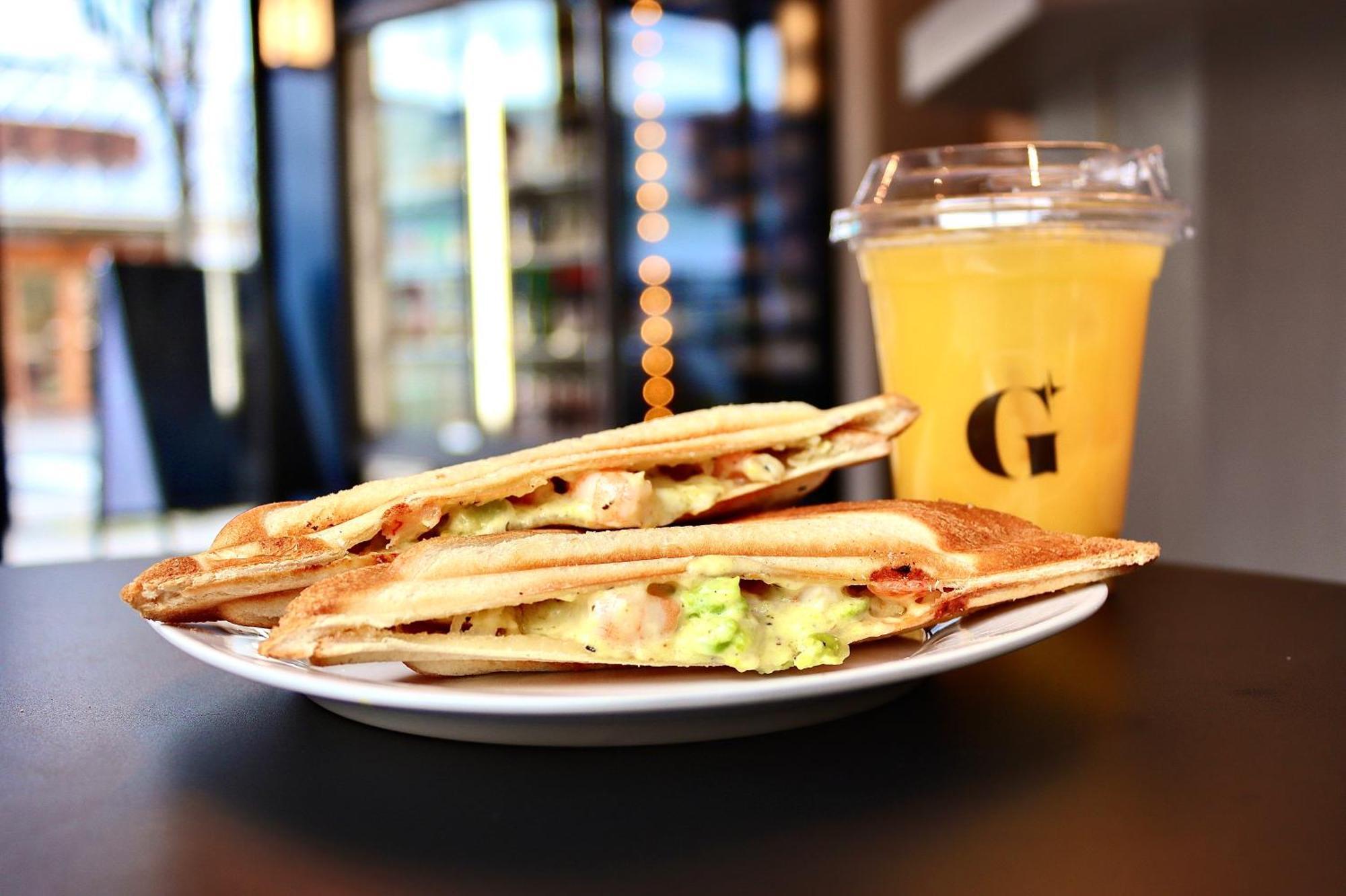 Gems Yufuin Hotel And Spa Cafe Bar Ngoại thất bức ảnh